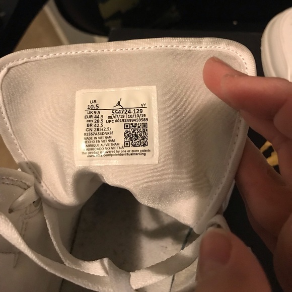 Air Jordan 1 Mid main image 10